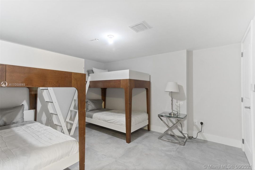 Недавно арендовано: $6,000 (3 спален, 3 ванн, 1710 Квадратных фут)