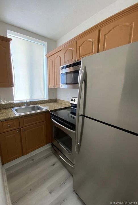Recently Rented: $1,200 (1 beds, 1 baths, 421 Square Feet)