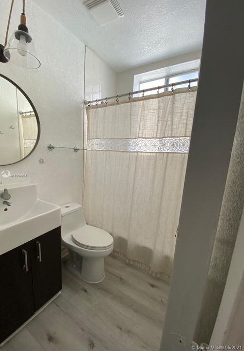 Недавно арендовано: $1,200 (1 спален, 1 ванн, 421 Квадратных фут)