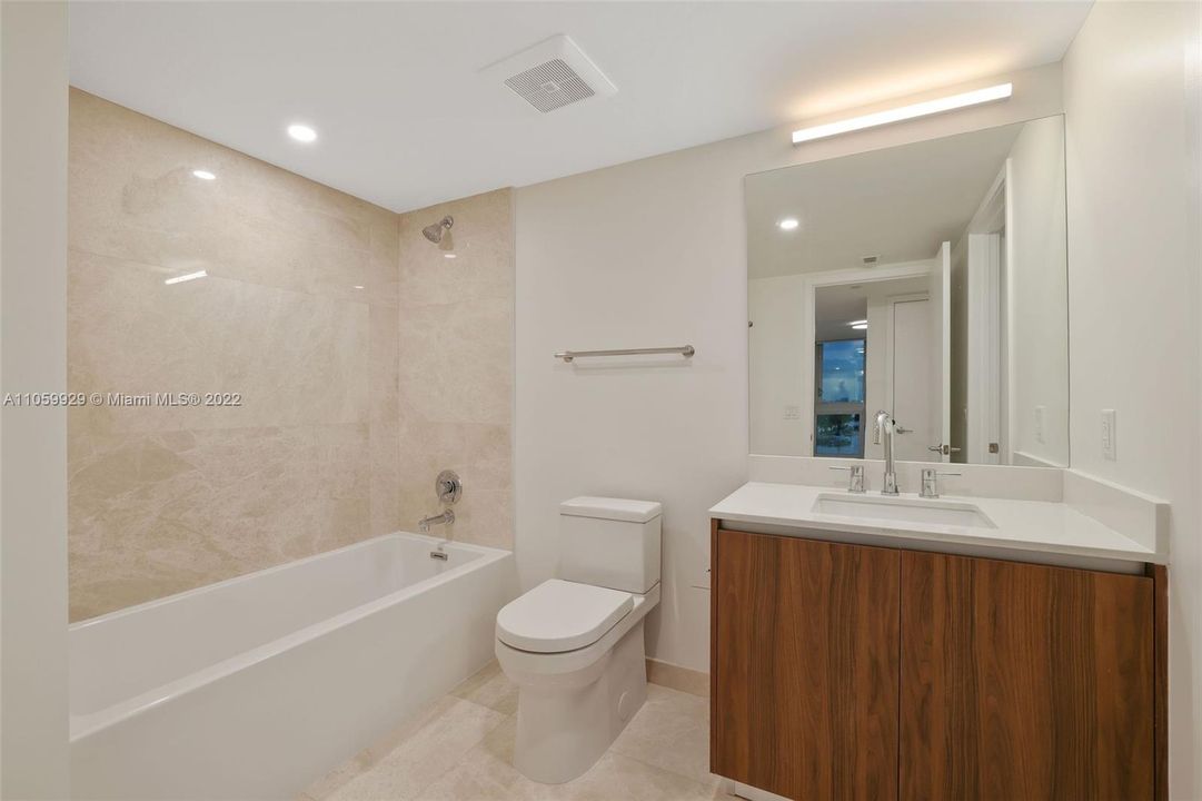 Недавно арендовано: $14,778 (3 спален, 3 ванн, 2572 Квадратных фут)