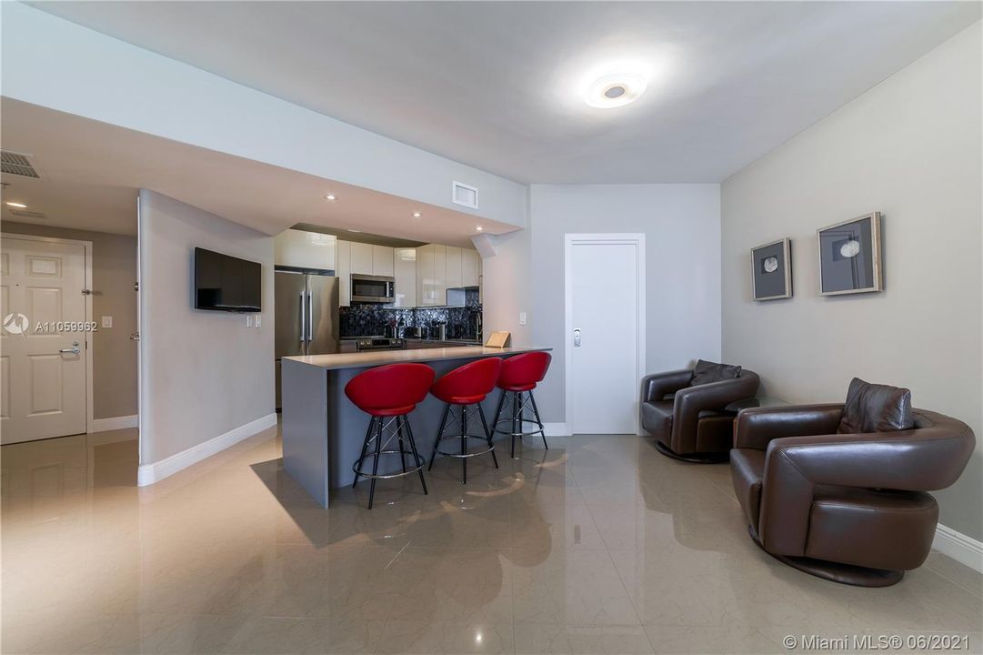 Recently Sold: $1,185,000 (3 beds, 2 baths, 1715 Square Feet)