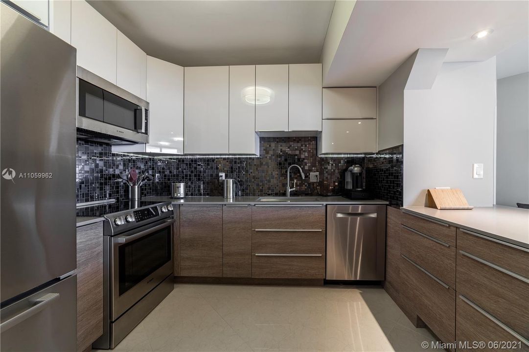 Recently Sold: $1,185,000 (3 beds, 2 baths, 1715 Square Feet)