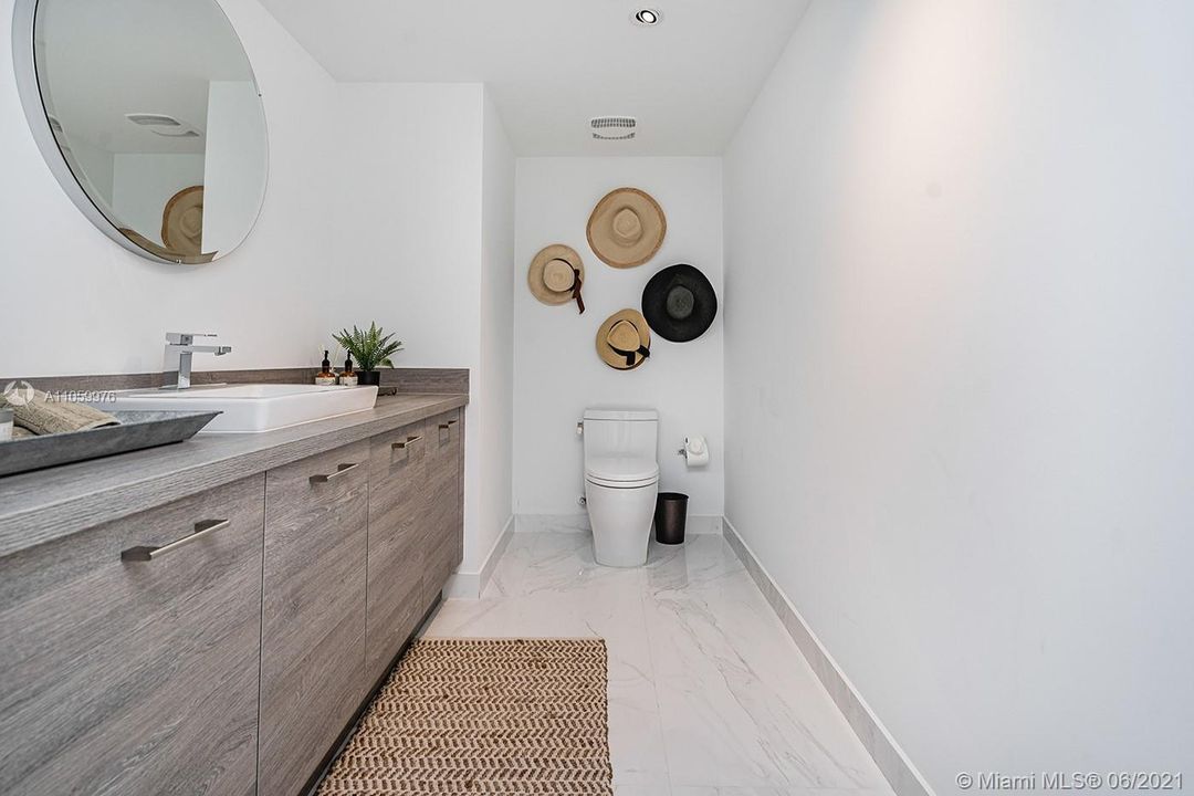 Recently Sold: $1,295,000 (3 beds, 2 baths, 1705 Square Feet)
