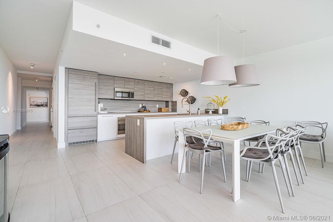Recently Sold: $1,295,000 (3 beds, 2 baths, 1705 Square Feet)