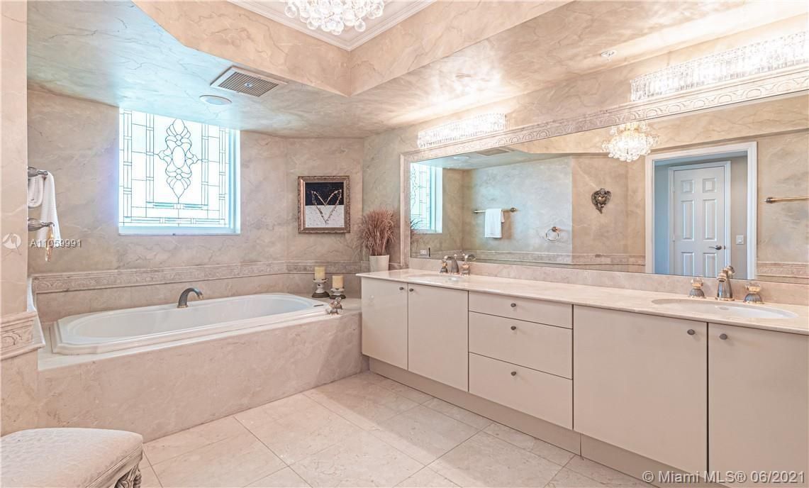 Recently Sold: $1,495,000 (3 beds, 3 baths, 2635 Square Feet)