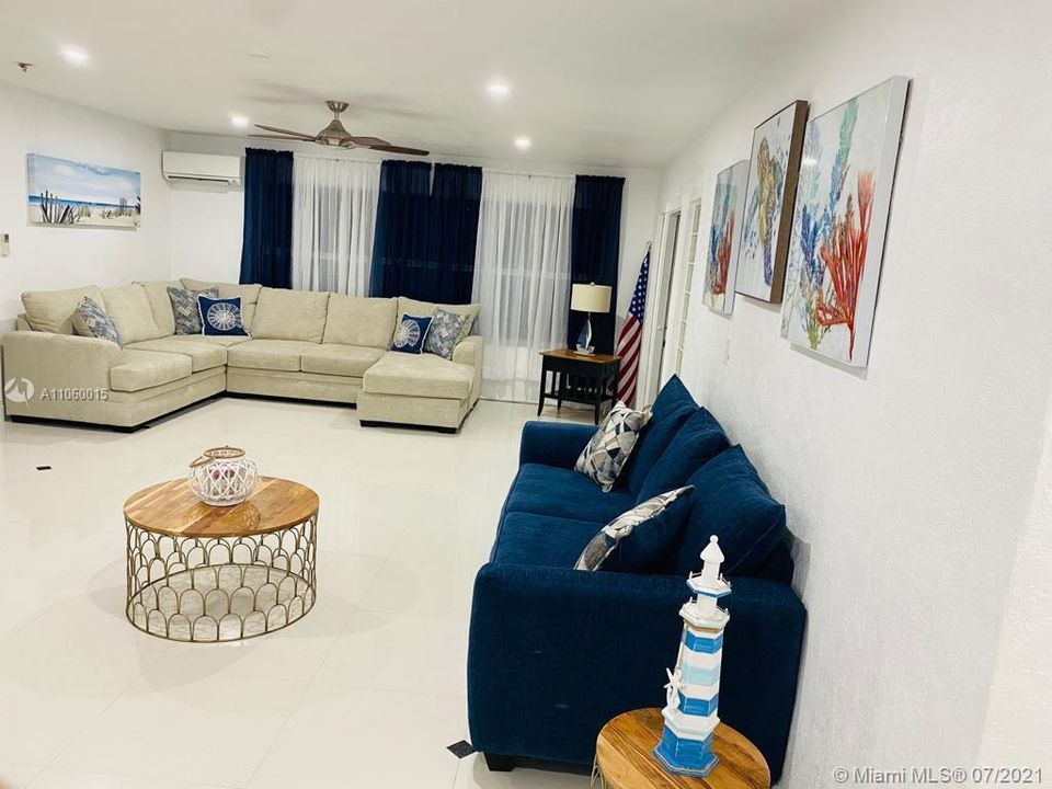 最近租的: $4,200 (3 贝兹, 3 浴室, 1611 平方英尺)