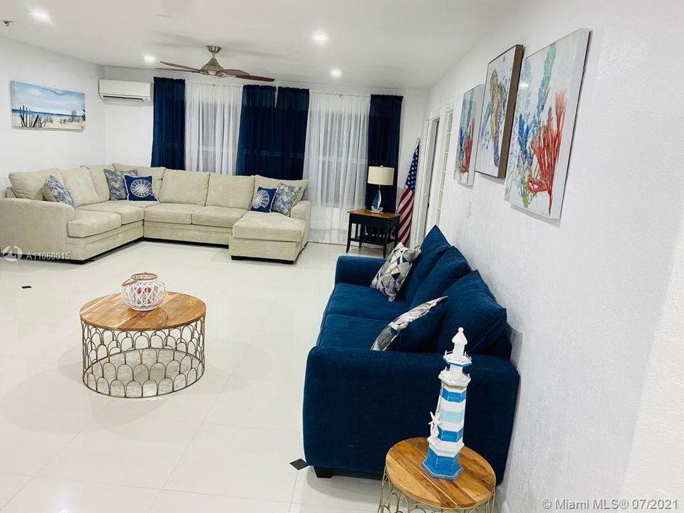 最近租的: $4,200 (3 贝兹, 3 浴室, 1611 平方英尺)