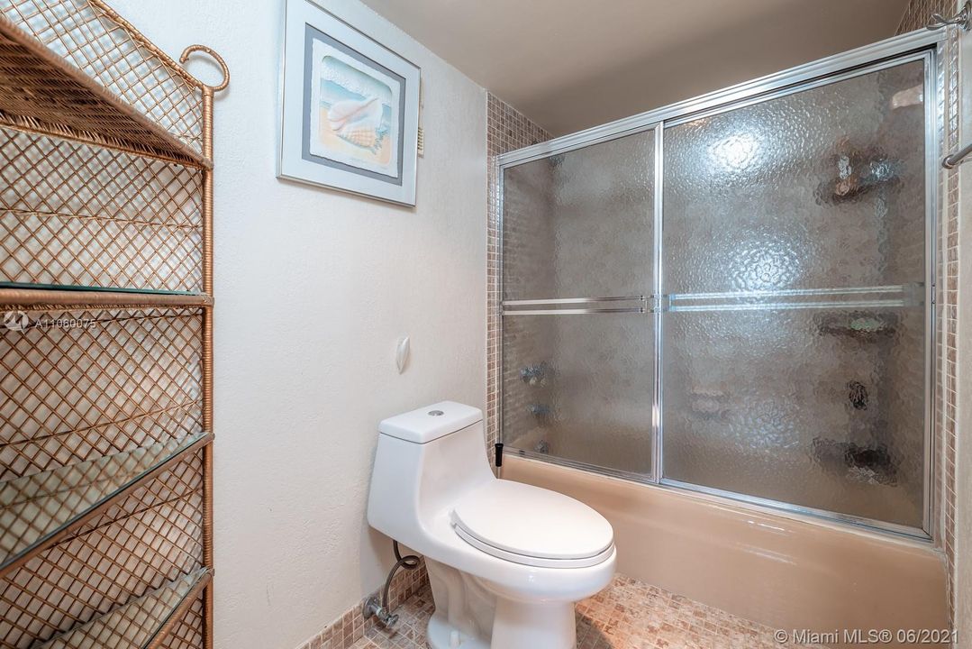 最近售出: $450,000 (2 贝兹, 2 浴室, 1100 平方英尺)