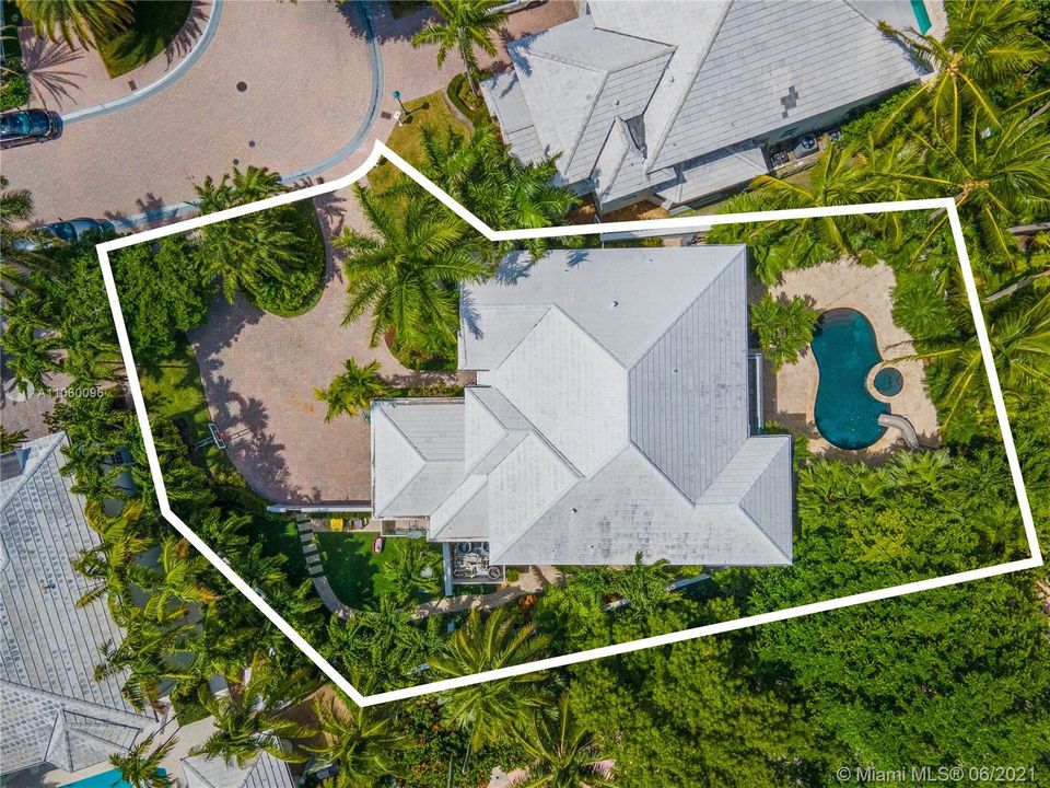 Recently Sold: $4,145,000 (6 beds, 5 baths, 4225 Square Feet)
