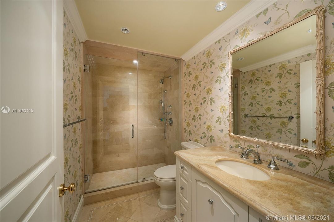 最近租的: $18,000 (3 贝兹, 5 浴室, 3950 平方英尺)