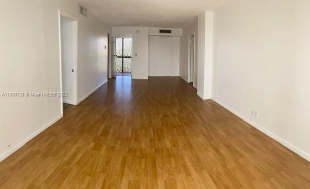 Recently Sold: $210,000 (2 beds, 2 baths, 994 Square Feet)