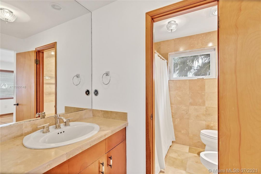最近租的: $18,000 (5 贝兹, 6 浴室, 4158 平方英尺)