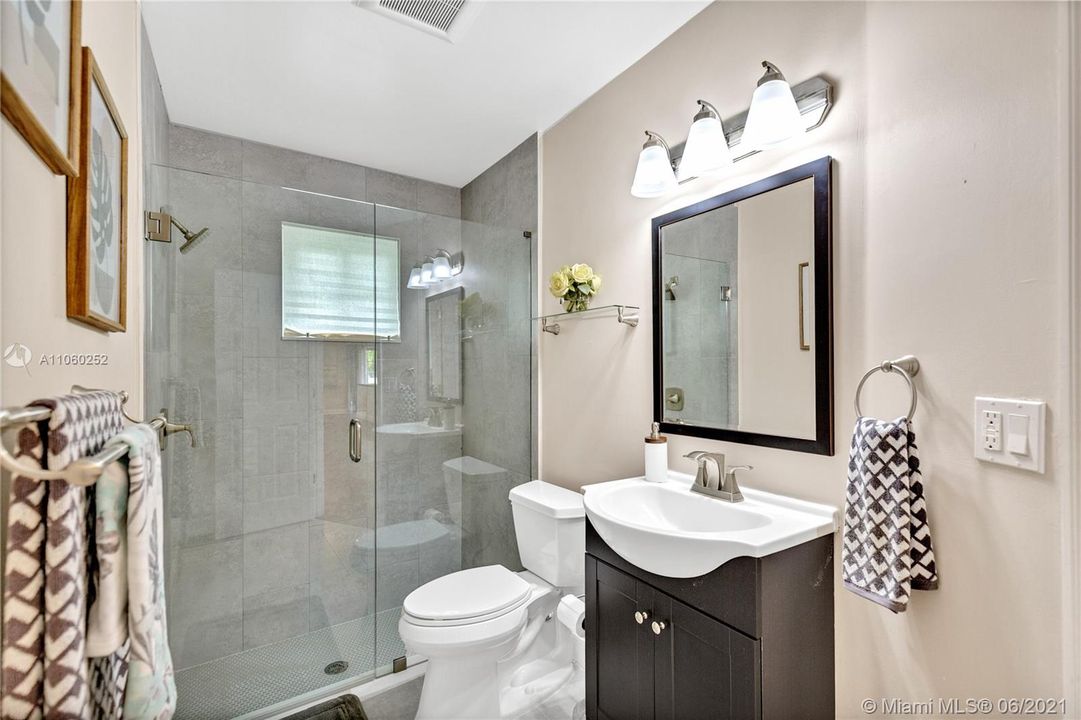 Recently Sold: $619,900 (4 beds, 3 baths, 1956 Square Feet)