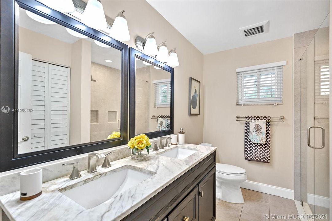 Recently Sold: $619,900 (4 beds, 3 baths, 1956 Square Feet)