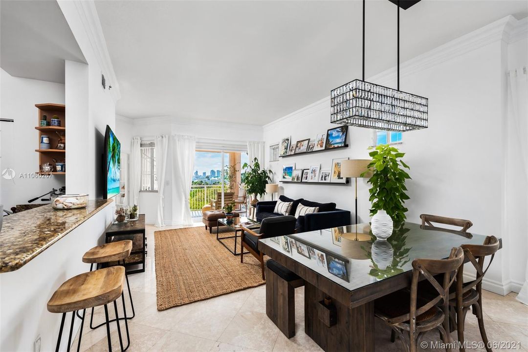 Recently Sold: $1,245,000 (3 beds, 3 baths, 1485 Square Feet)
