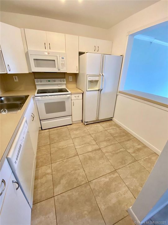 Recently Rented: $1,220 (1 beds, 1 baths, 688 Square Feet)