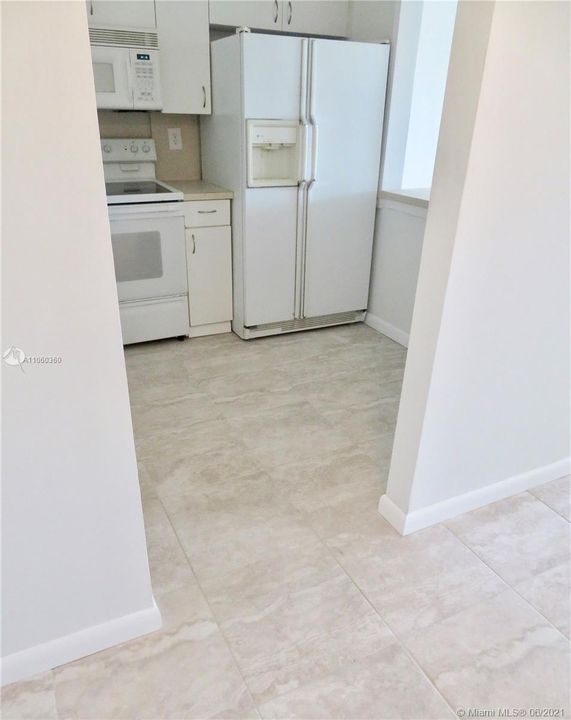 Recently Rented: $1,220 (1 beds, 1 baths, 688 Square Feet)