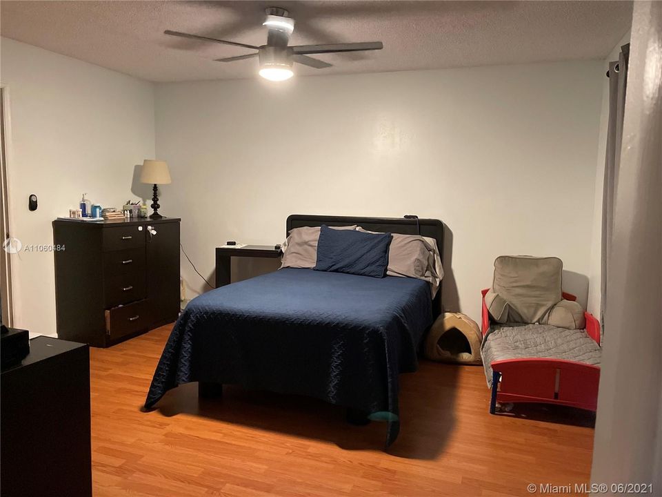 Recently Rented: $1,700 (2 beds, 2 baths, 1200 Square Feet)
