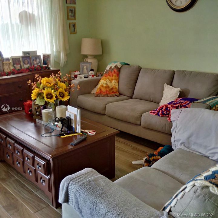 Recently Sold: $69,900 (1 beds, 1 baths, 757 Square Feet)
