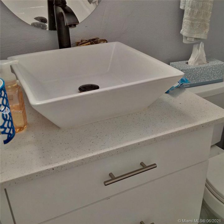 Recently Sold: $69,900 (1 beds, 1 baths, 757 Square Feet)
