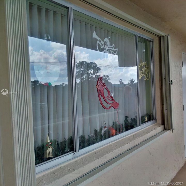 Recently Sold: $69,900 (1 beds, 1 baths, 757 Square Feet)