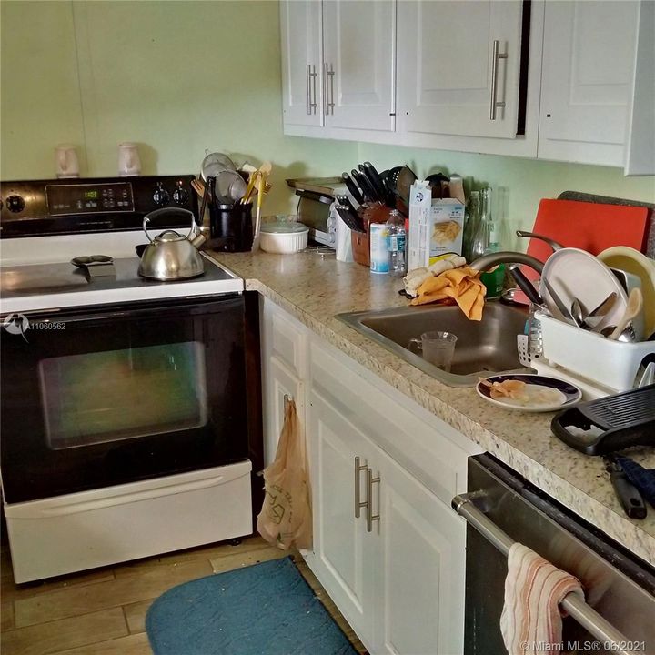 Recently Sold: $69,900 (1 beds, 1 baths, 757 Square Feet)
