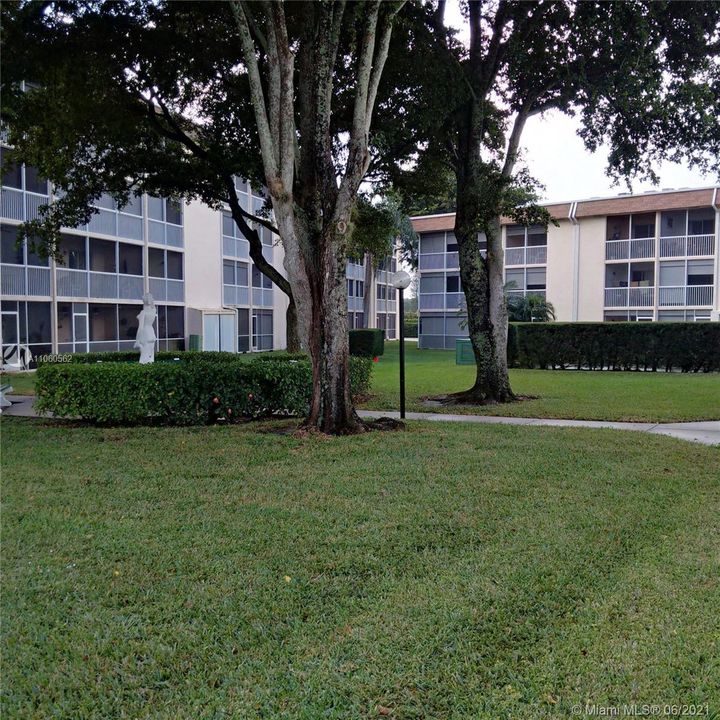 Recently Sold: $69,900 (1 beds, 1 baths, 757 Square Feet)