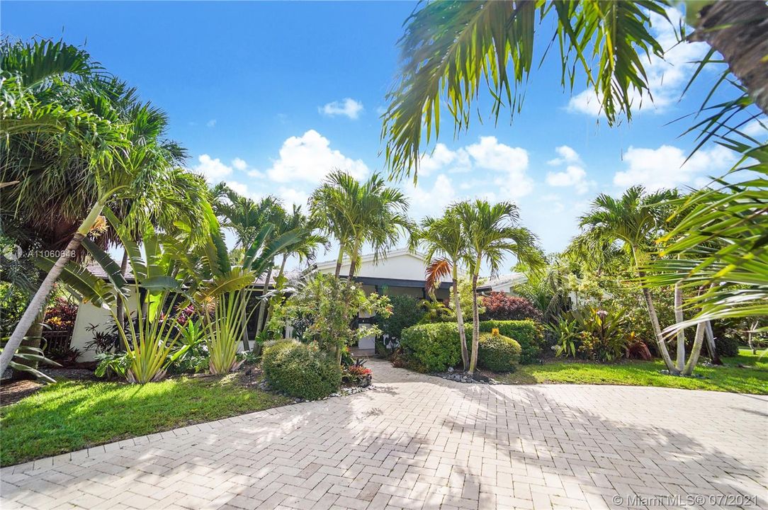 Recently Sold: $1,950,000 (3 beds, 3 baths, 0 Square Feet)