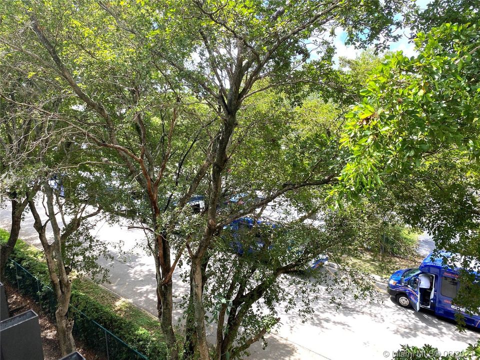 Recently Rented: $1,450 (2 beds, 1 baths, 760 Square Feet)