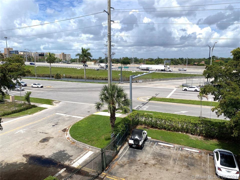 Recently Rented: $1,450 (2 beds, 1 baths, 760 Square Feet)