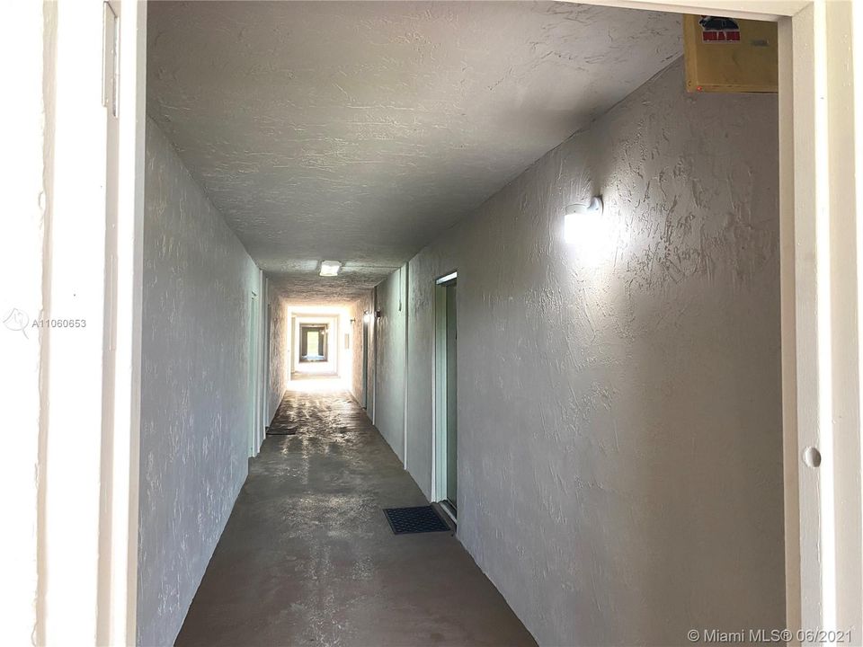 Recently Rented: $1,450 (2 beds, 1 baths, 760 Square Feet)