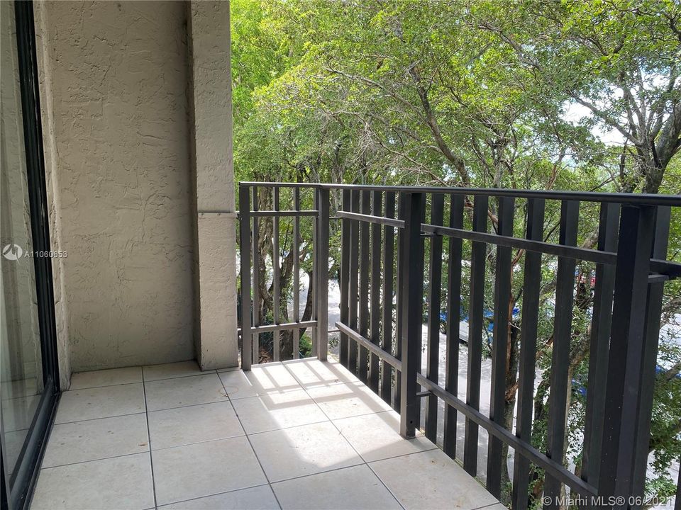 Recently Rented: $1,450 (2 beds, 1 baths, 760 Square Feet)