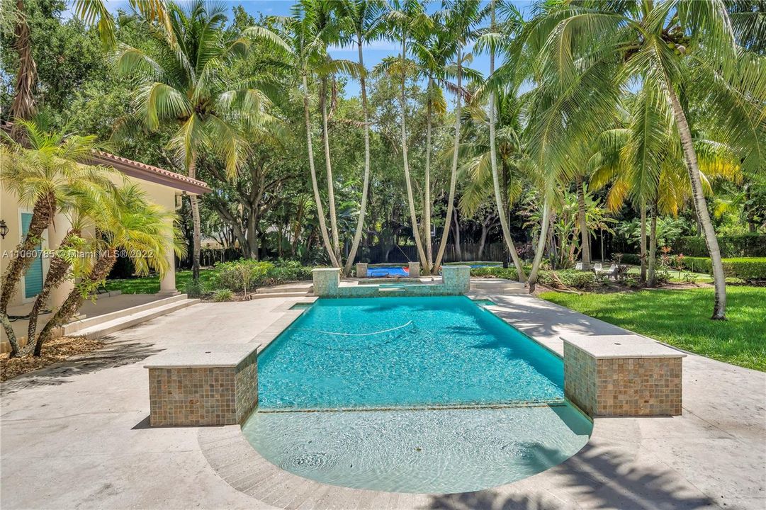 Recently Sold: $4,999,000 (7 beds, 7 baths, 6477 Square Feet)