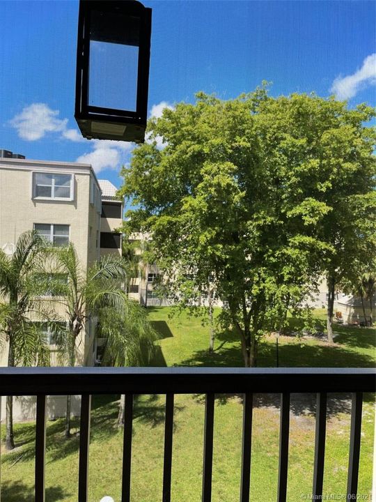 Recently Rented: $1,500 (1 beds, 1 baths, 810 Square Feet)