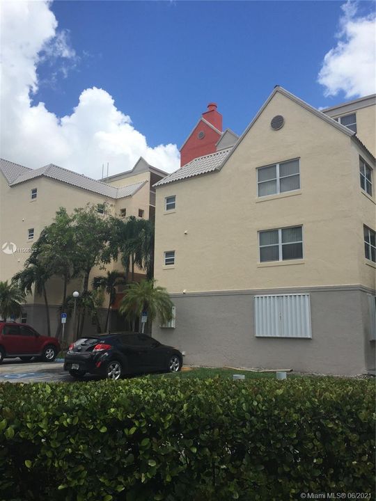 Recently Rented: $1,500 (1 beds, 1 baths, 810 Square Feet)