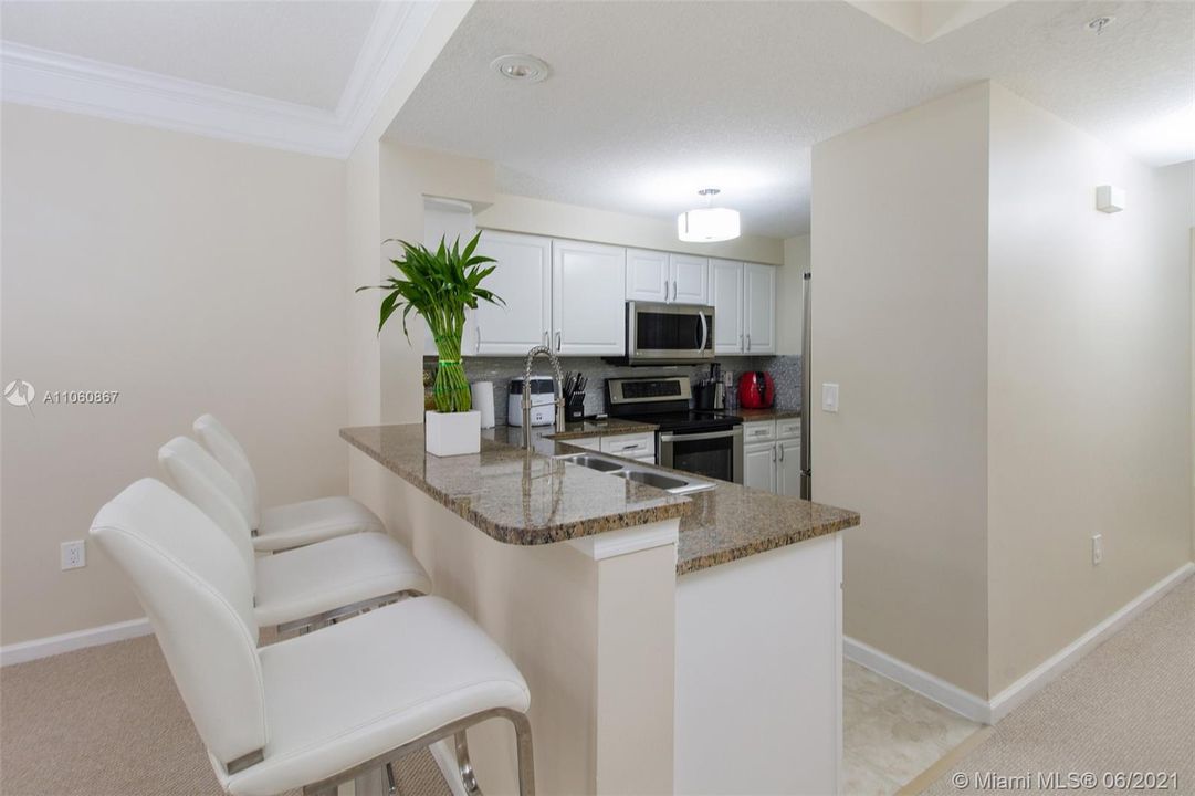Recently Sold: $345,000 (2 beds, 2 baths, 1310 Square Feet)
