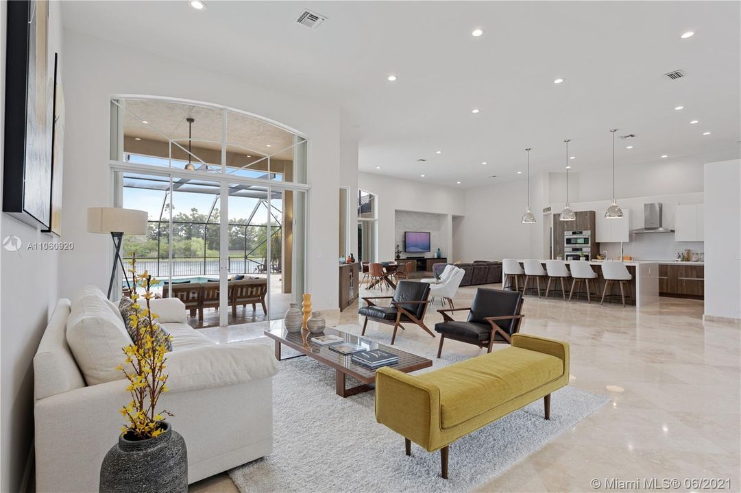 Recently Sold: $1,365,000 (6 beds, 4 baths, 4197 Square Feet)
