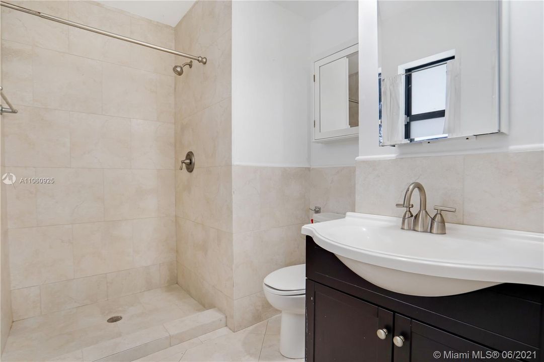 最近租的: $3,600 (3 贝兹, 2 浴室, 1492 平方英尺)
