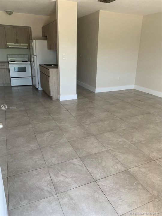 Recently Rented: $1,200 (1 beds, 1 baths, 600 Square Feet)