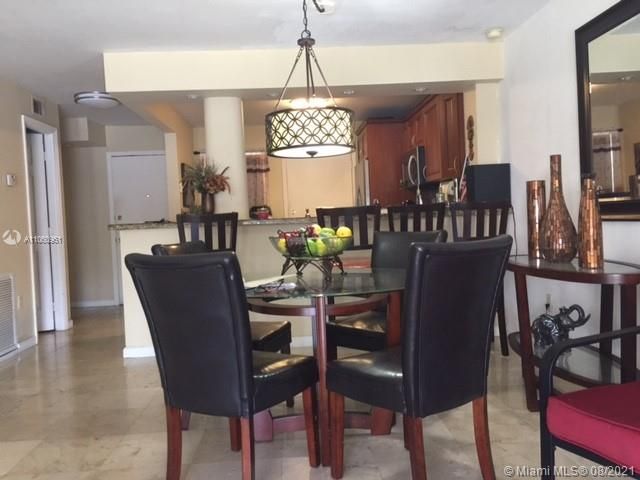 Recently Sold: $169,000 (1 beds, 1 baths, 812 Square Feet)