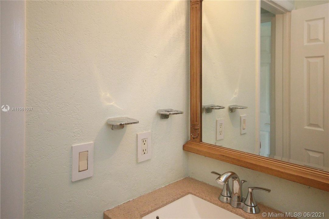 2nd Bathroom