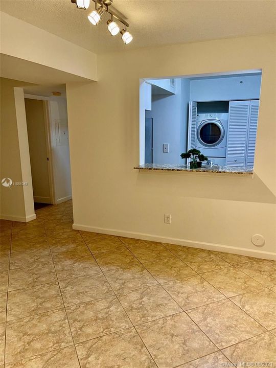 Recently Rented: $1,950 (2 beds, 2 baths, 1020 Square Feet)