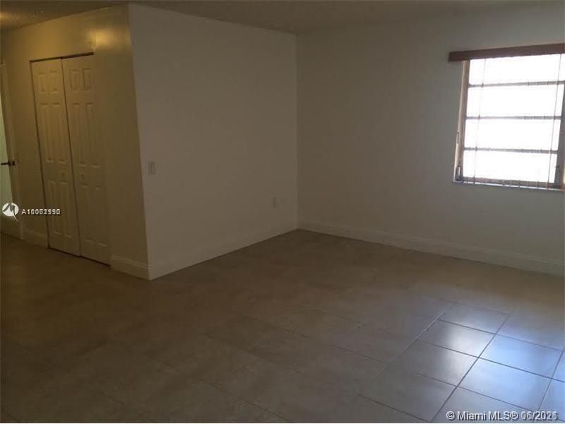 Recently Rented: $2,000 (3 beds, 2 baths, 1850 Square Feet)