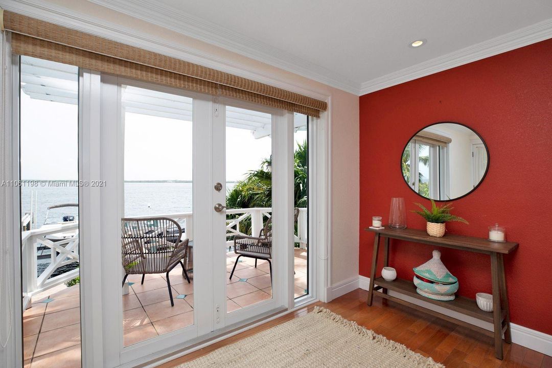 Recently Sold: $2,000,000 (3 beds, 4 baths, 2608 Square Feet)