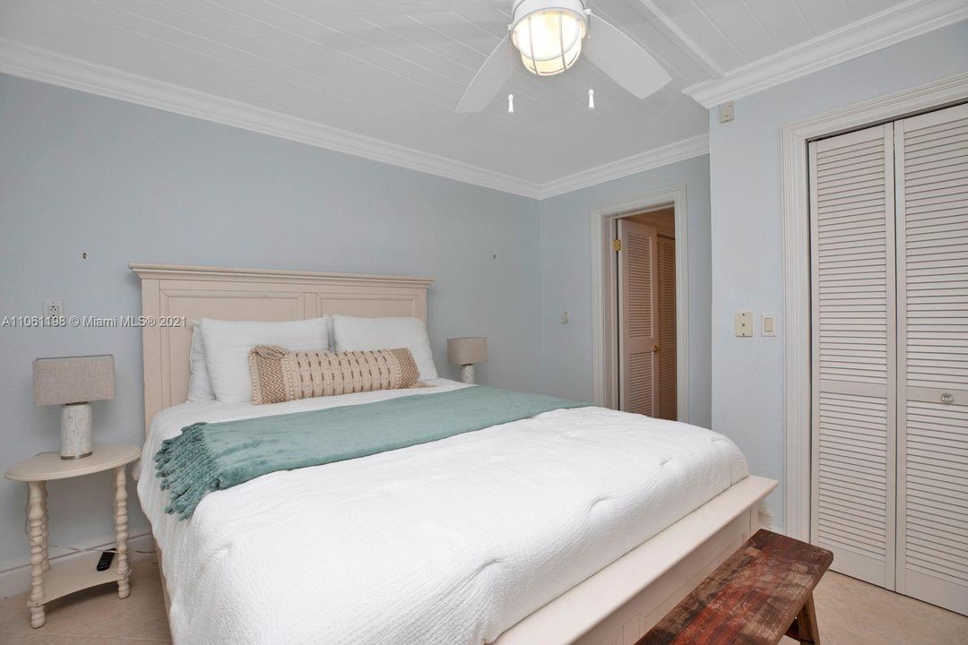 Recently Sold: $2,000,000 (3 beds, 4 baths, 2608 Square Feet)