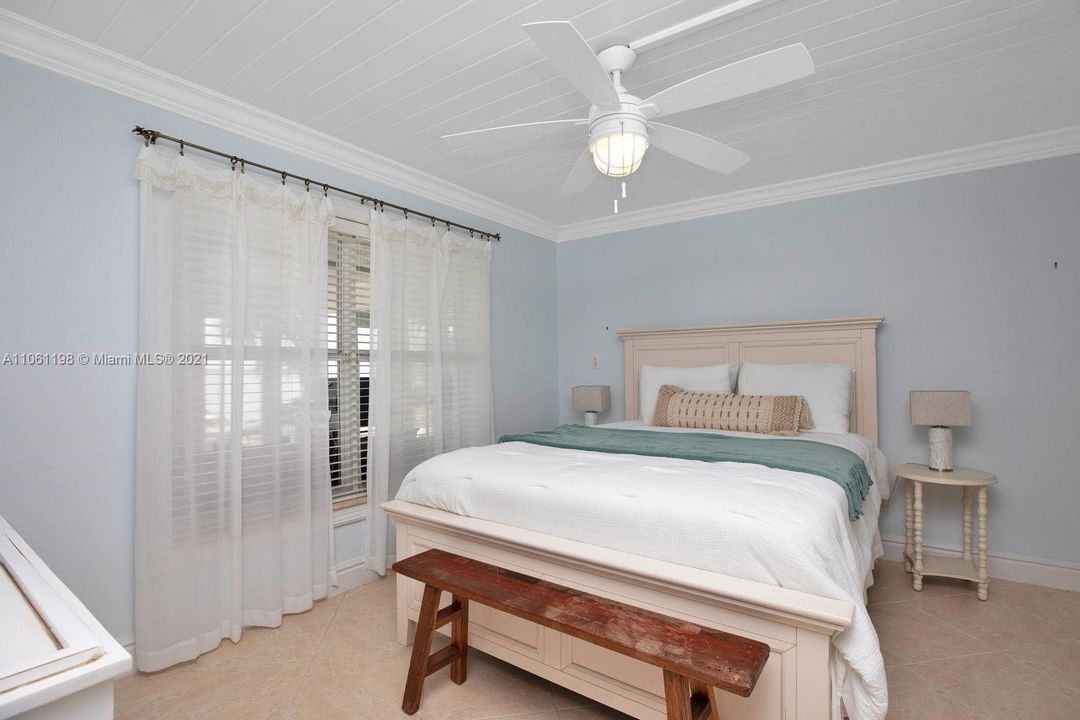 Recently Sold: $2,000,000 (3 beds, 4 baths, 2608 Square Feet)