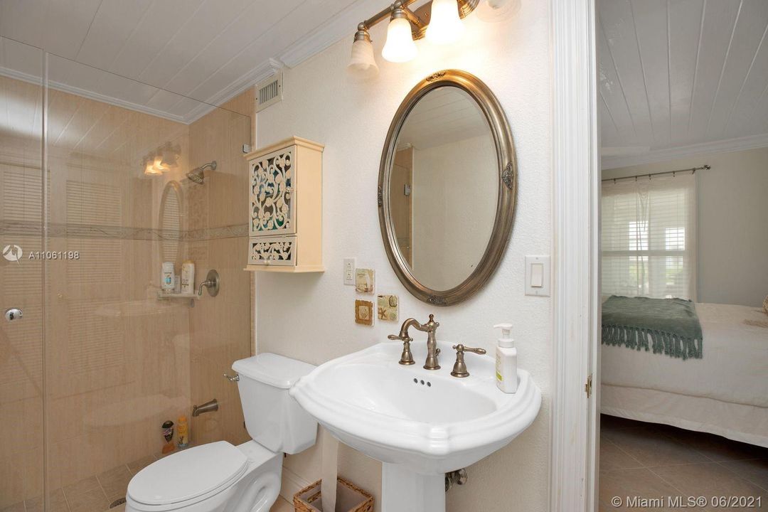 Recently Sold: $2,000,000 (3 beds, 4 baths, 2608 Square Feet)