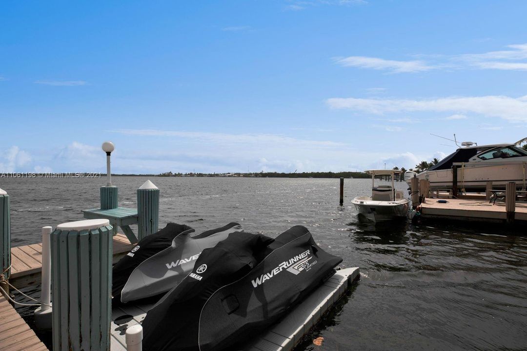 Recently Sold: $2,000,000 (3 beds, 4 baths, 2608 Square Feet)