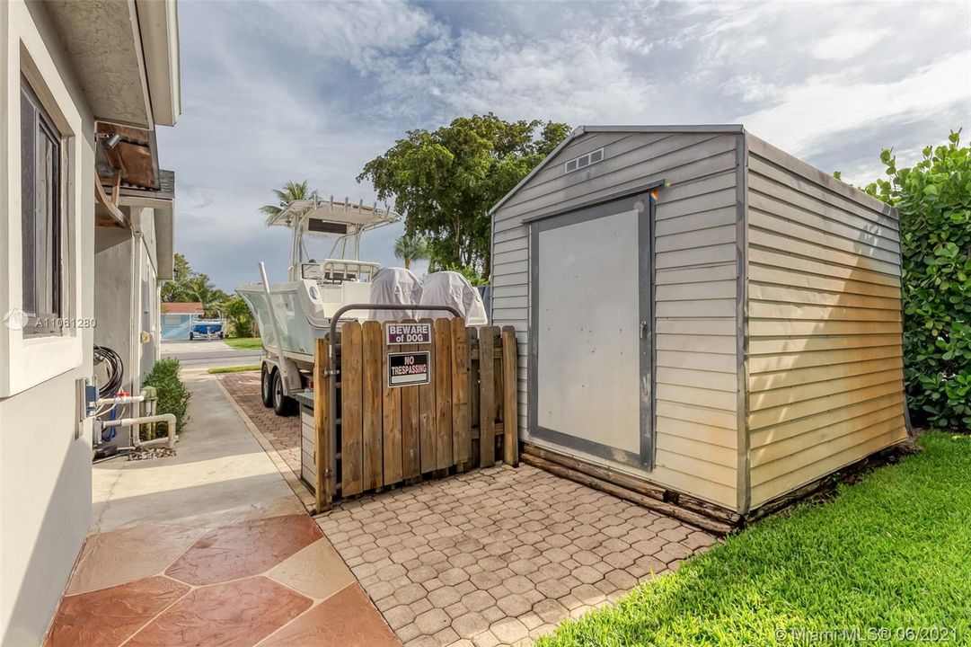 最近售出: $459,500 (3 贝兹, 2 浴室, 2080 平方英尺)