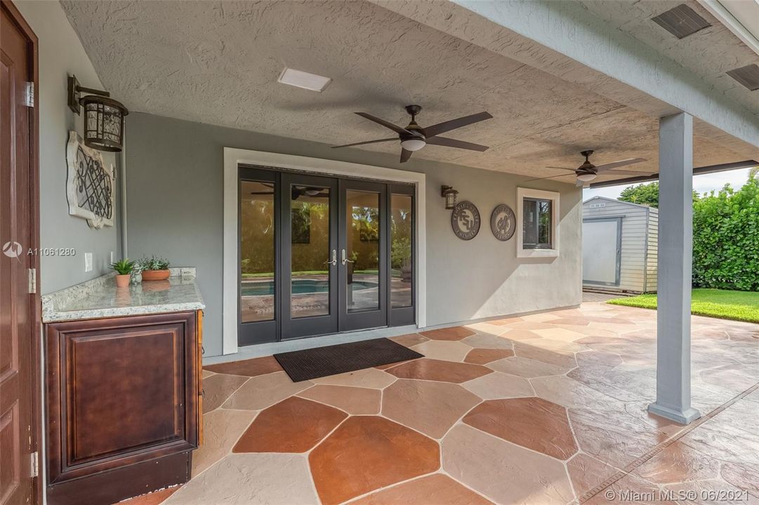 最近售出: $459,500 (3 贝兹, 2 浴室, 2080 平方英尺)